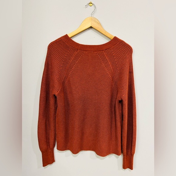 Jessica Simpson Sweater - Picture 2 of 3